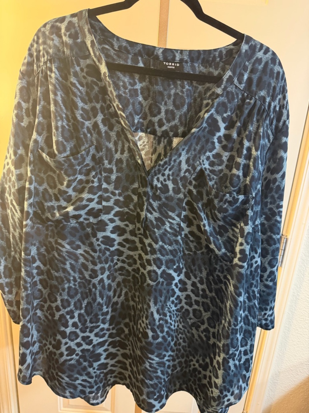Torrid Harper Leopard Print Satin Blouse Size 4 Blue Black Flowy Top